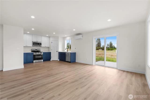 Property photo for 15 Anchor Way Loop, Cathlamet photo 4