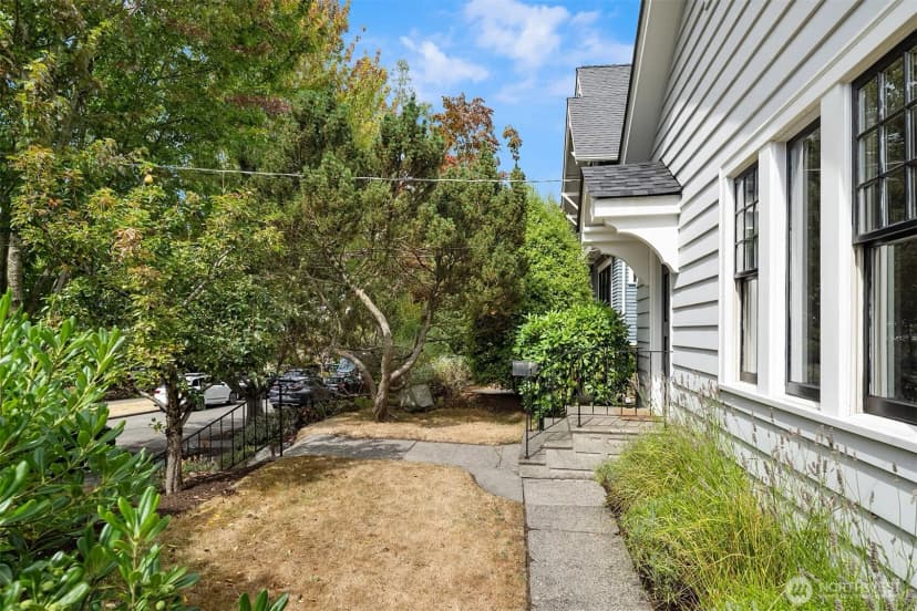 Property photo for 5632 Keystone Place N, Seattle photo 4