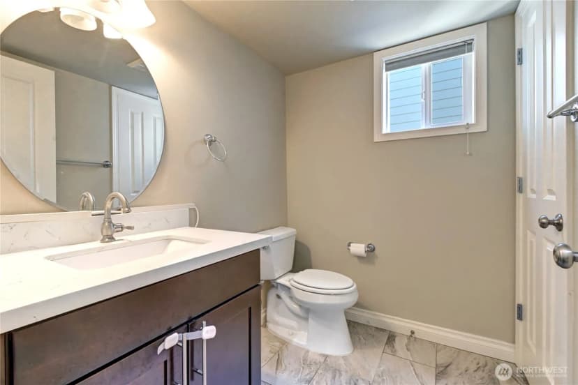 Property photo for 18947 Ne 68th Street, Redmond photo 31