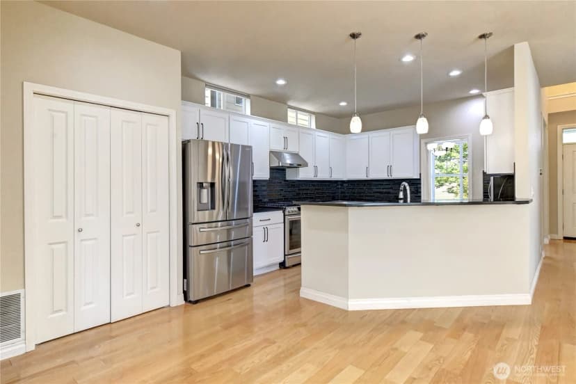 Property photo for 18947 Ne 68th Street, Redmond photo 13