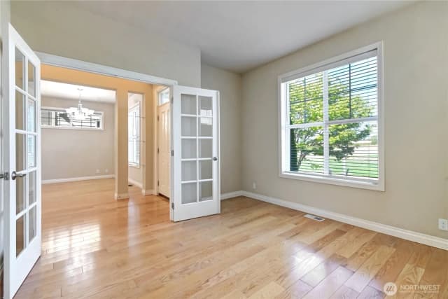 Property photo for 18947 Ne 68th Street, Redmond photo 4