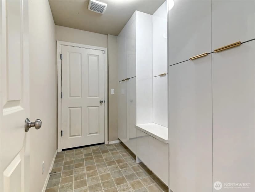 Property photo for 18947 Ne 68th Street, Redmond photo 15