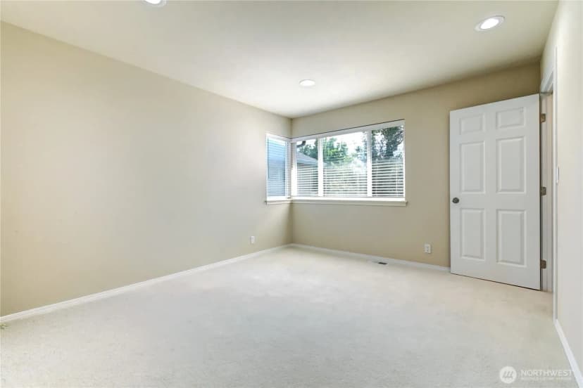 Property photo for 18947 Ne 68th Street, Redmond photo 35