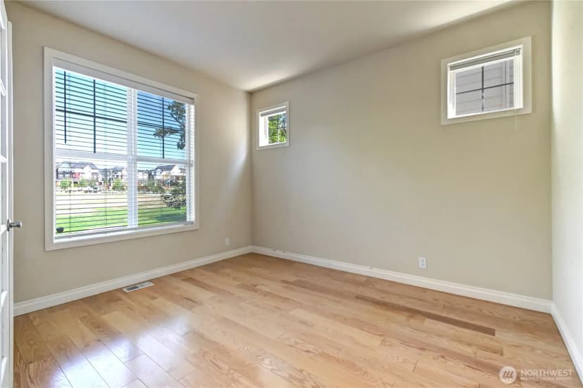 Property photo for 18947 Ne 68th Street, Redmond photo 5