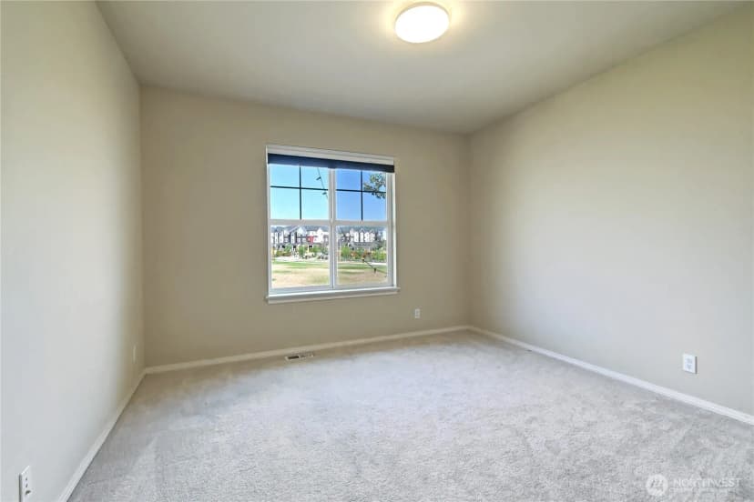 Property photo for 18947 Ne 68th Street, Redmond photo 32