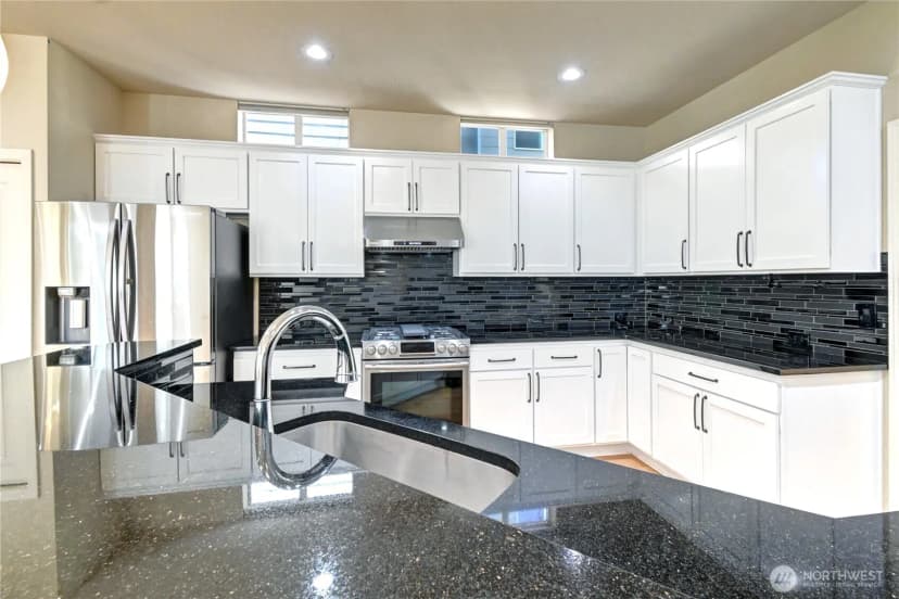 Property photo for 18947 Ne 68th Street, Redmond photo 12
