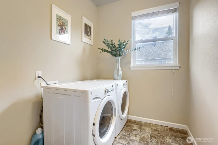 Property photo for 537 Ne Queen Avenue, Renton photo 18