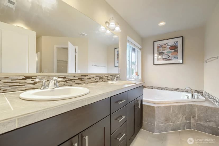 Property photo for 537 Ne Queen Avenue, Renton photo 12