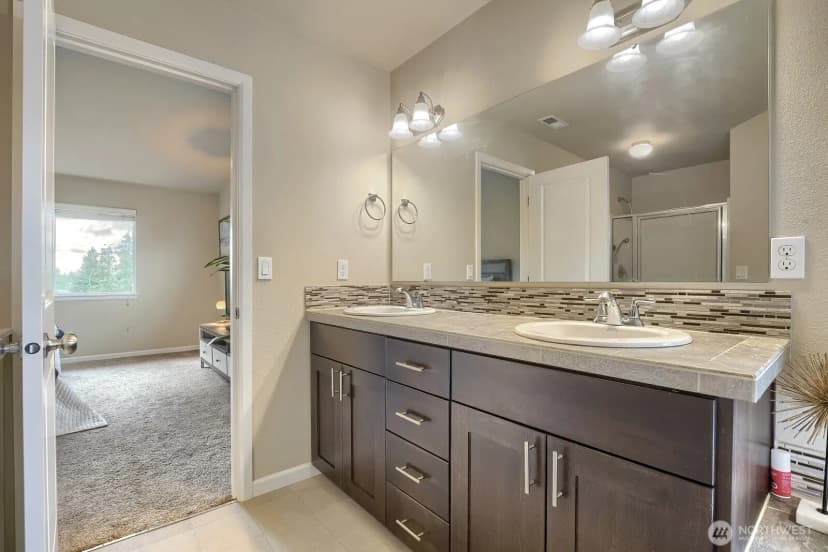 Property photo for 537 Ne Queen Avenue, Renton photo 11
