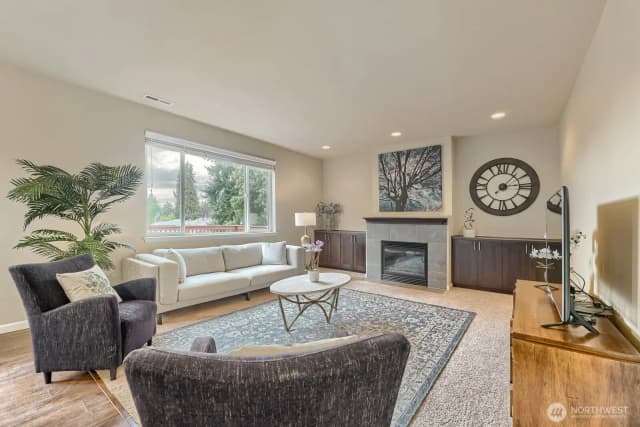 Property photo for 537 Ne Queen Avenue, Renton photo 3