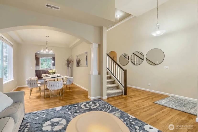 Property photo for 537 Ne Queen Avenue, Renton photo 2