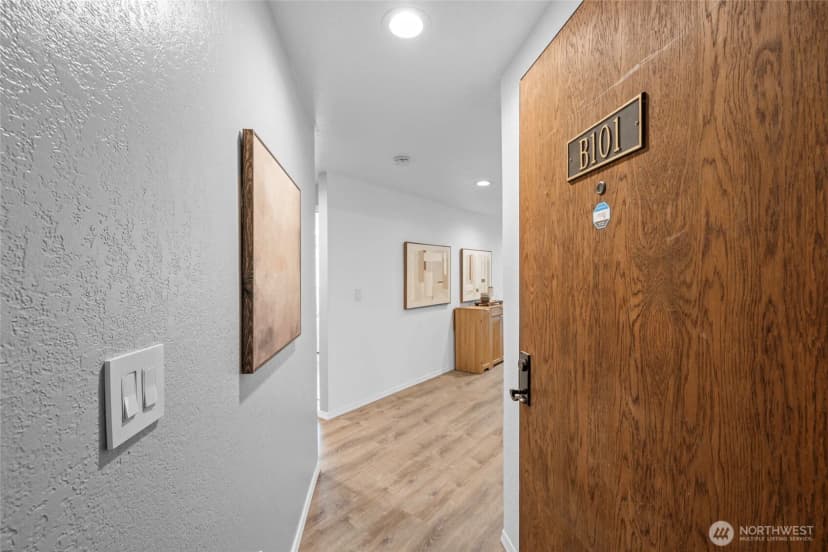 Property photo for 19528 Echo Lake Place N #b101, Shoreline photo 3