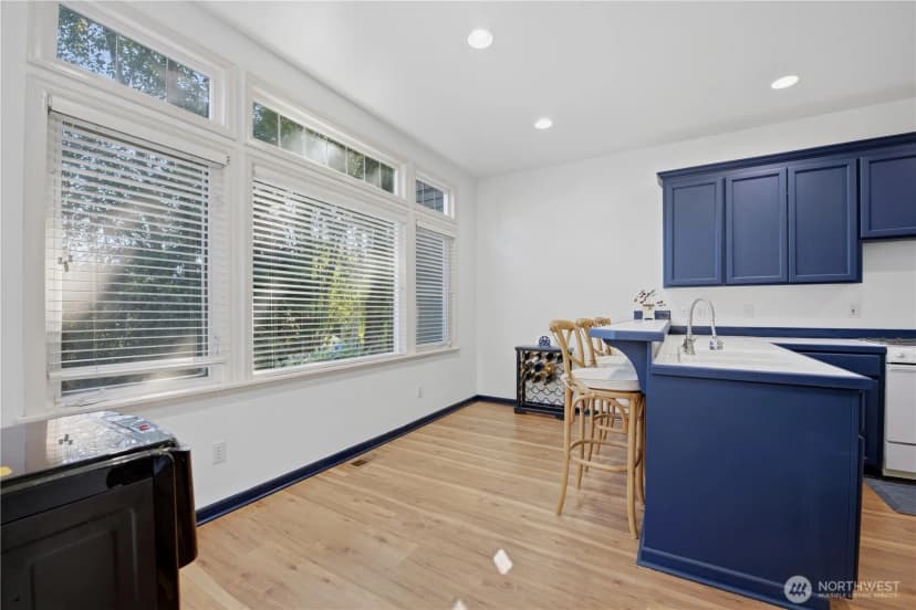 Property photo for 11627 E Oakmont Drive, Mukilteo photo 9