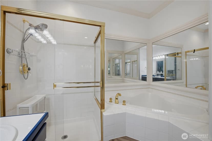 Property photo for 11627 E Oakmont Drive, Mukilteo photo 23