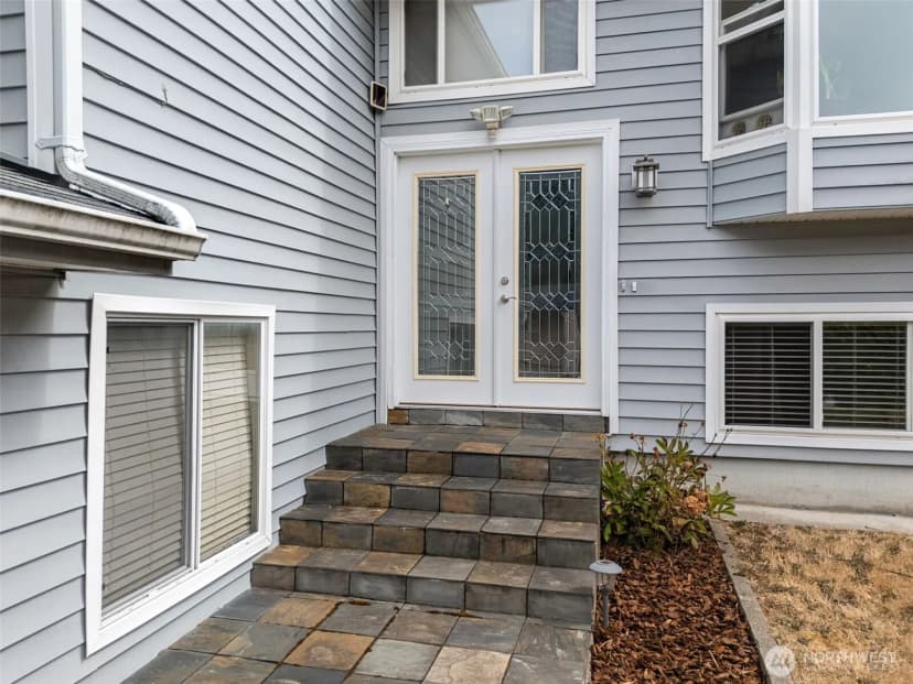 Property photo for 7048 7048 Aegean Boulevard Ne, Bremerton photo 2