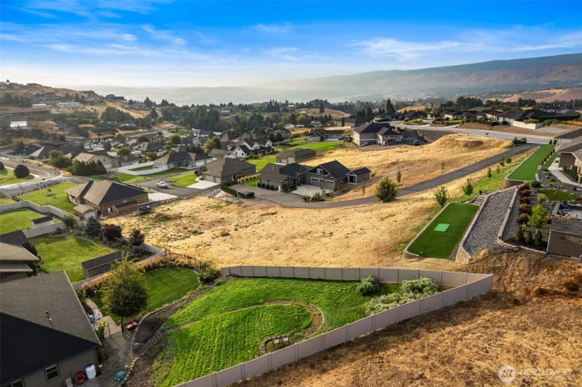 Property photo for 874 Autumn Crest Drive, Wenatchee photo 7