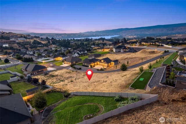 Property photo for 874 Autumn Crest Drive, Wenatchee