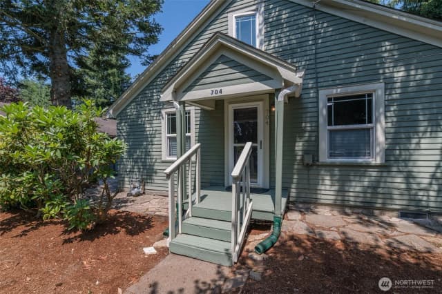 Property photo for 704 Roeder Street, Everson photo 2