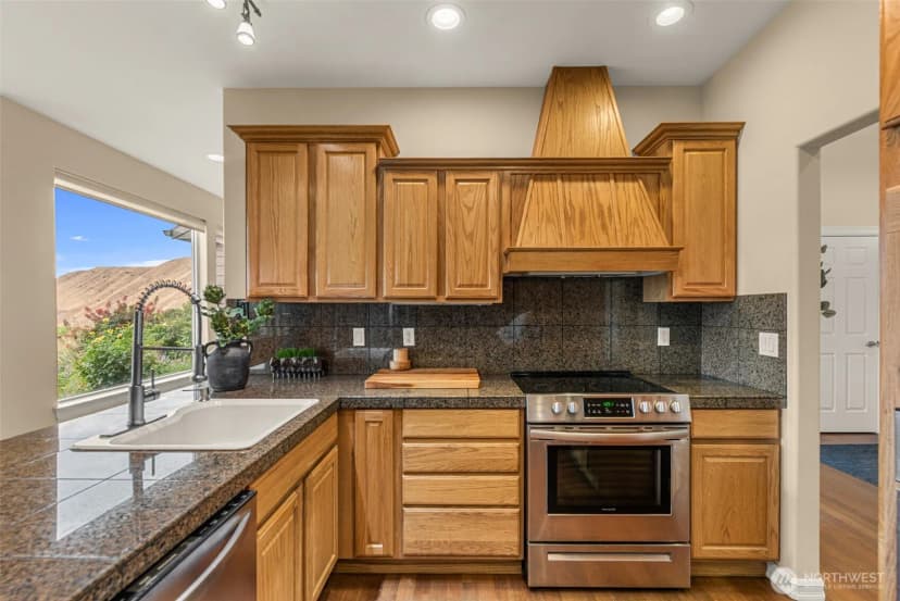 Property photo for 3045 Eastview Lane, Wenatchee photo 12