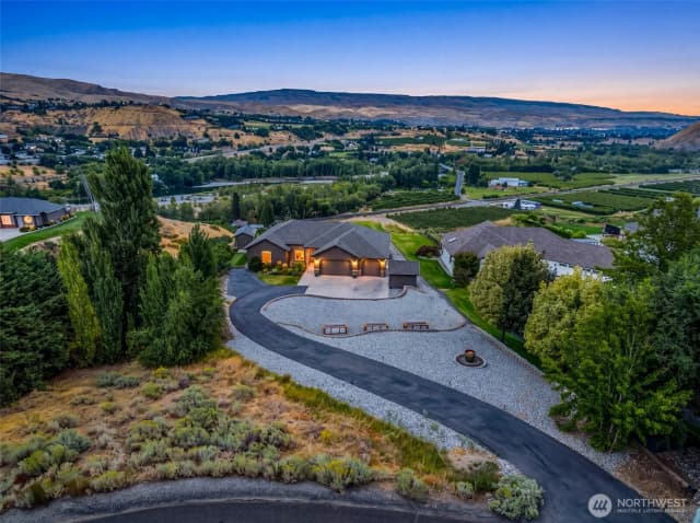 Property photo for 3045 Eastview Lane, Wenatchee photo 2