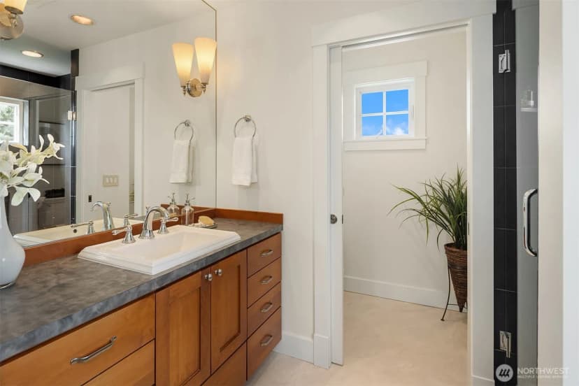Property photo for 424 10th Avenue, Kirkland photo 20