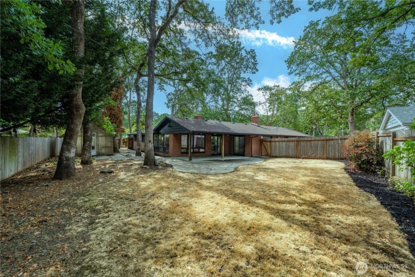 Property photo for 7601 64th Avenue W, Lakewood photo 23