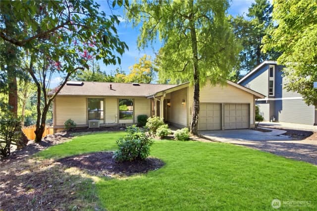 Property photo for 13945 Se 60th Street, Bellevue