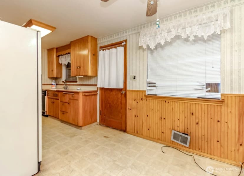 Property photo for 7043 Tacoma Avenue S, Tacoma photo 8