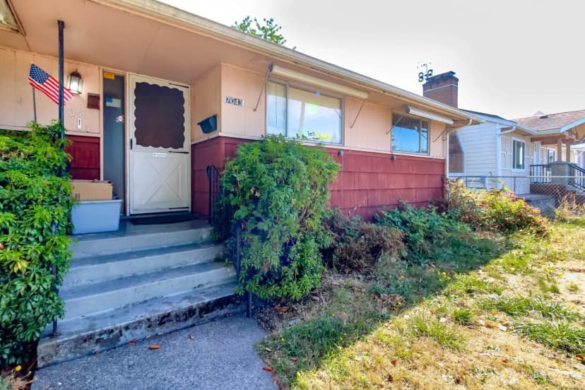 Property photo for 7043 Tacoma Avenue S, Tacoma photo 2