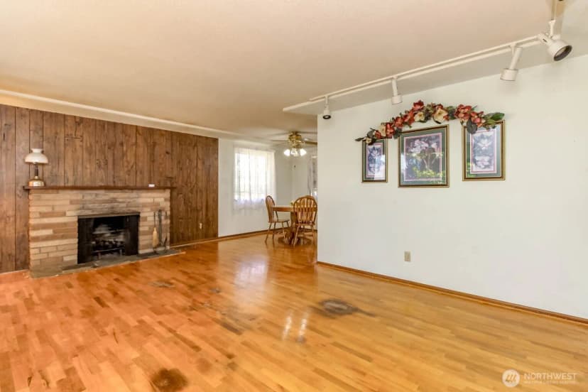Property photo for 7043 Tacoma Avenue S, Tacoma photo 4