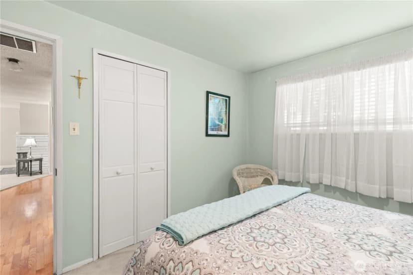 Property photo for 18521 36th Place Ne, Lake Forest Park photo 13