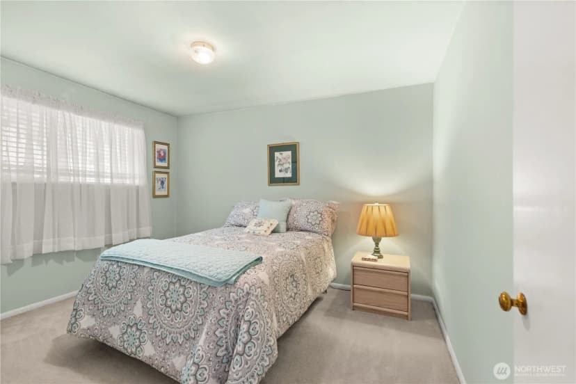 Property photo for 18521 36th Place Ne, Lake Forest Park photo 12