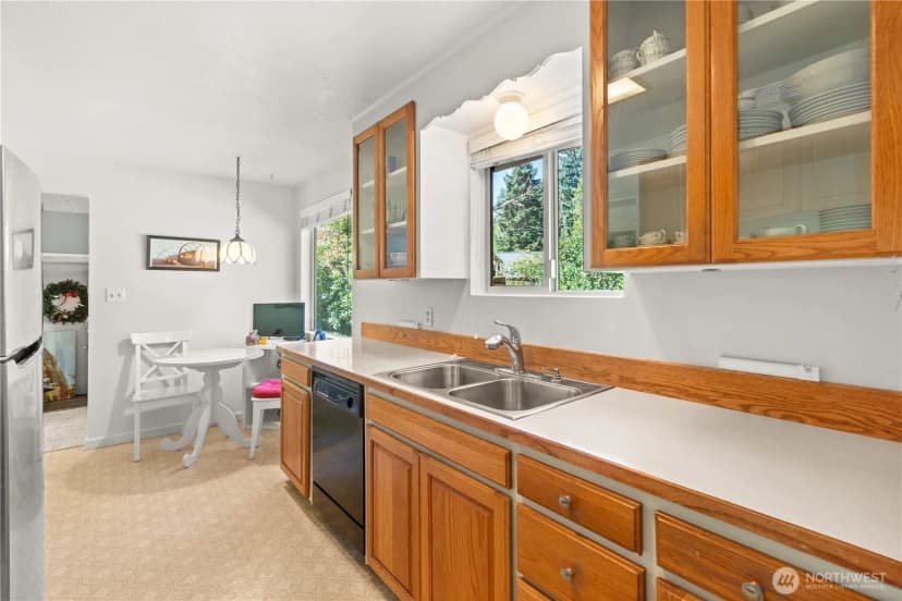Property photo for 18521 36th Place Ne, Lake Forest Park photo 16