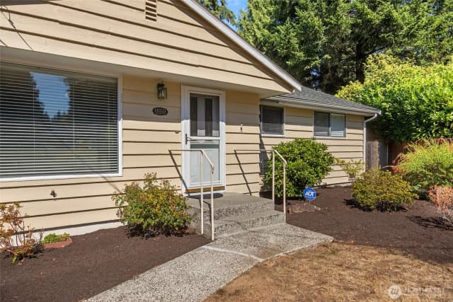 Property photo for 18521 36th Place Ne, Lake Forest Park photo 3