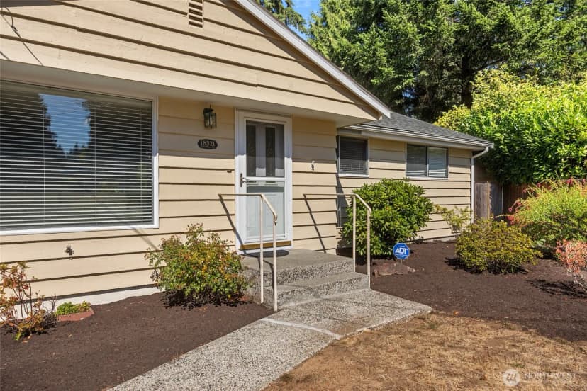 Property photo for 18521 36th Place Ne, Lake Forest Park photo 3