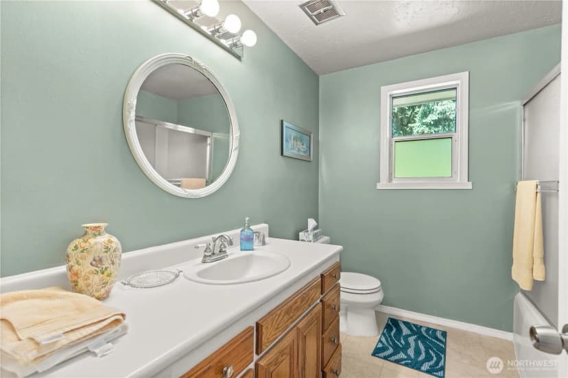 Property photo for 18521 36th Place Ne, Lake Forest Park photo 7