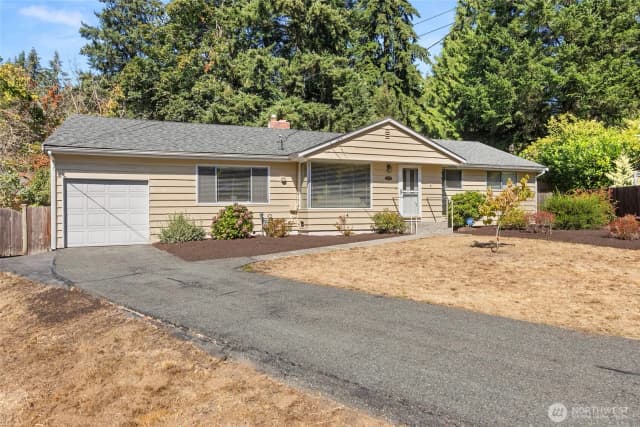 Property photo for 18521 36th Place Ne, Lake Forest Park photo 2