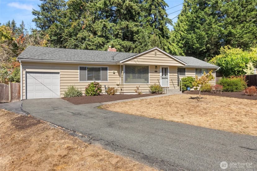 Property photo for 18521 36th Place Ne, Lake Forest Park photo 2