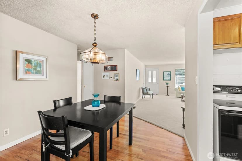 Property photo for 18521 36th Place Ne, Lake Forest Park photo 10