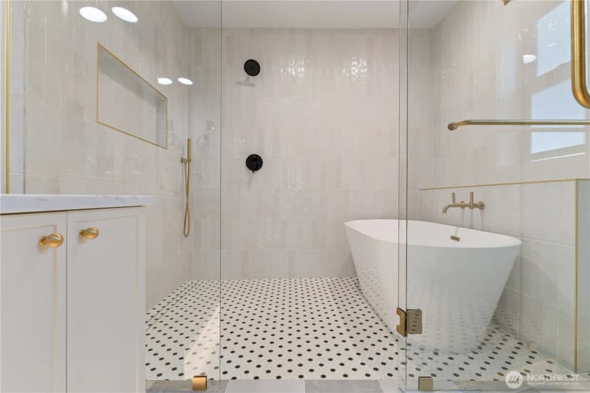 Property photo for 11 Oval Court, Bellingham photo 21