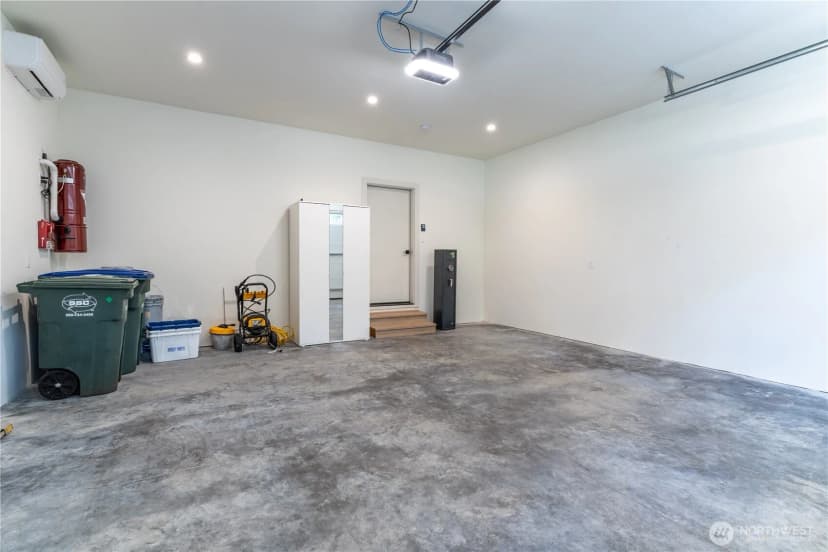 Property photo for 11 Oval Court, Bellingham photo 38
