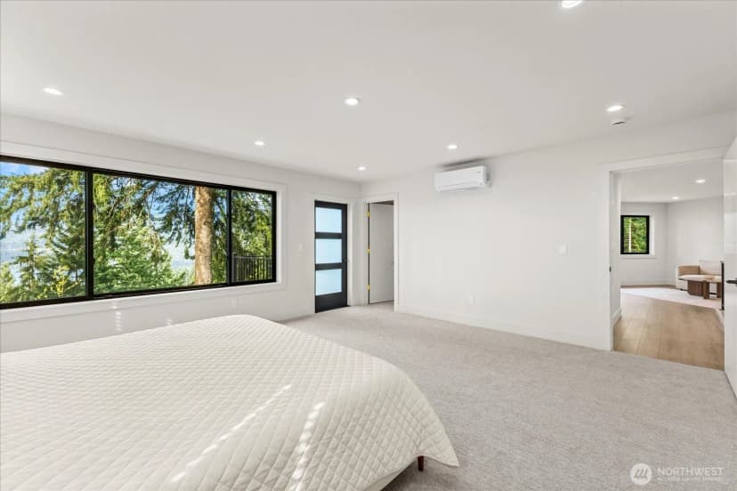 Property photo for 11 Oval Court, Bellingham photo 19
