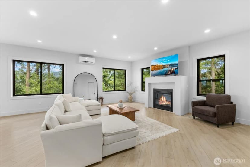 Property photo for 11 Oval Court, Bellingham photo 6