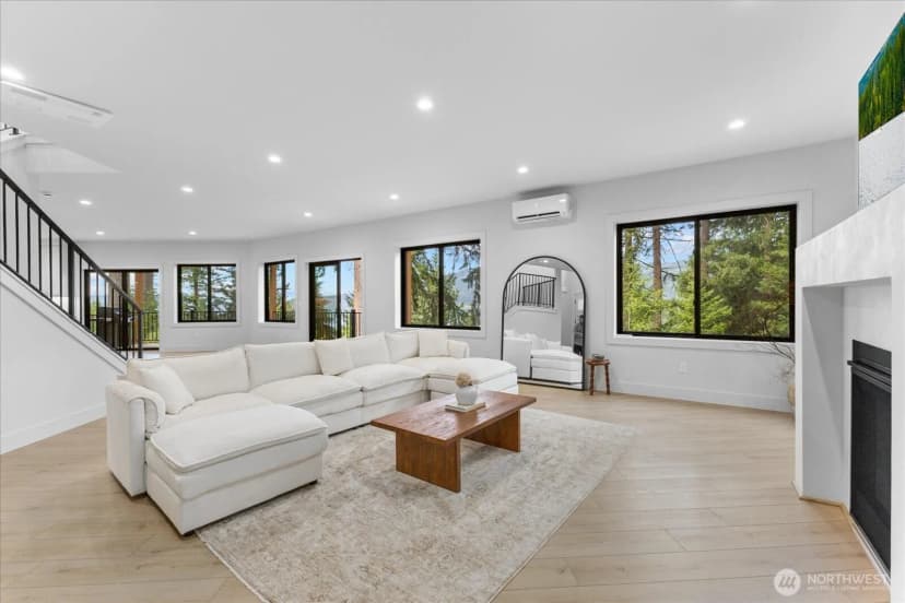 Property photo for 11 Oval Court, Bellingham photo 7