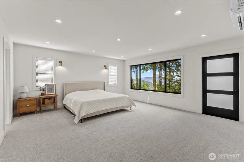 Property photo for 11 Oval Court, Bellingham photo 16