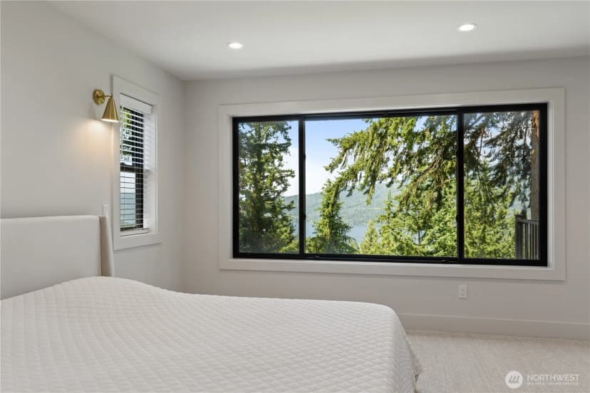 Property photo for 11 Oval Court, Bellingham photo 17