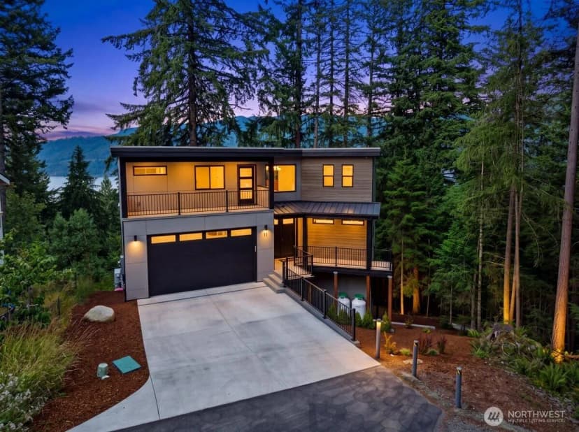 Property photo for 11 Oval Court, Bellingham