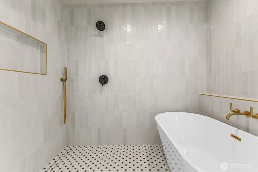 Property photo for 11 Oval Court, Bellingham photo 23