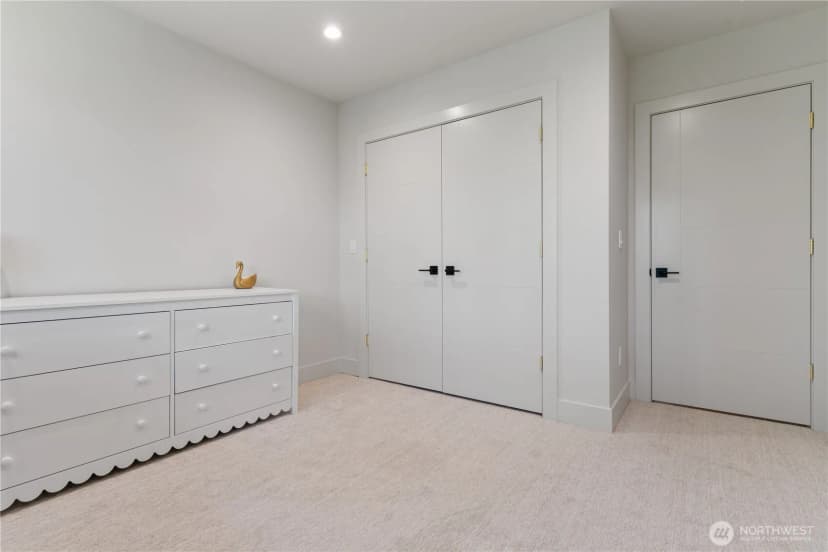Property photo for 11 Oval Court, Bellingham photo 35