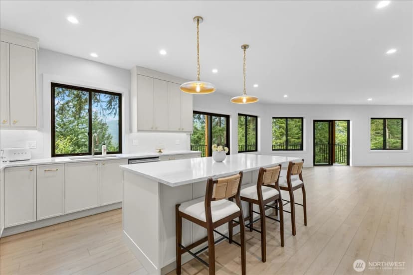 Property photo for 11 Oval Court, Bellingham photo 13